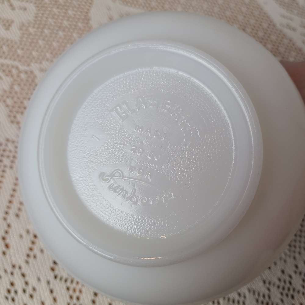 Vintage Glasbake Made for Sunbeam Mixer White Milk Glass Mixing Bowl # 20CJ USA - Picture 2 of 12